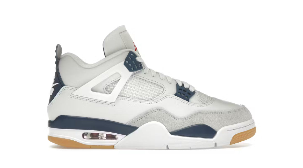 SB Jordan 4 Navy